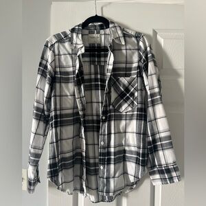 Abercrombie black & white plaid flannel | size small